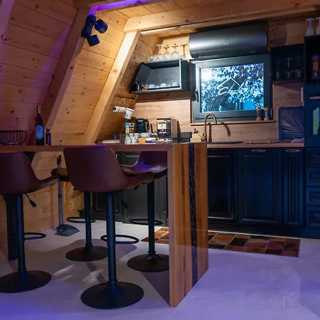 木屋 Charda Laktaši